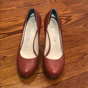 Nicholas Kirkwood round toe leather burgundy heels